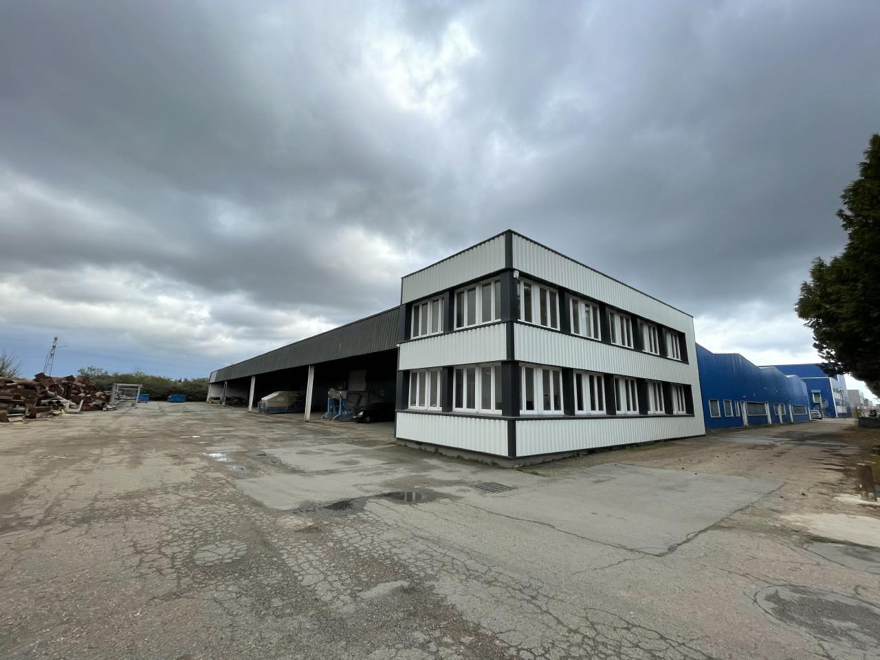 Entrepôt classe c Coignières 5027m² Location entrepôt classe c Coignières Yvelines OLLOG2201768 0